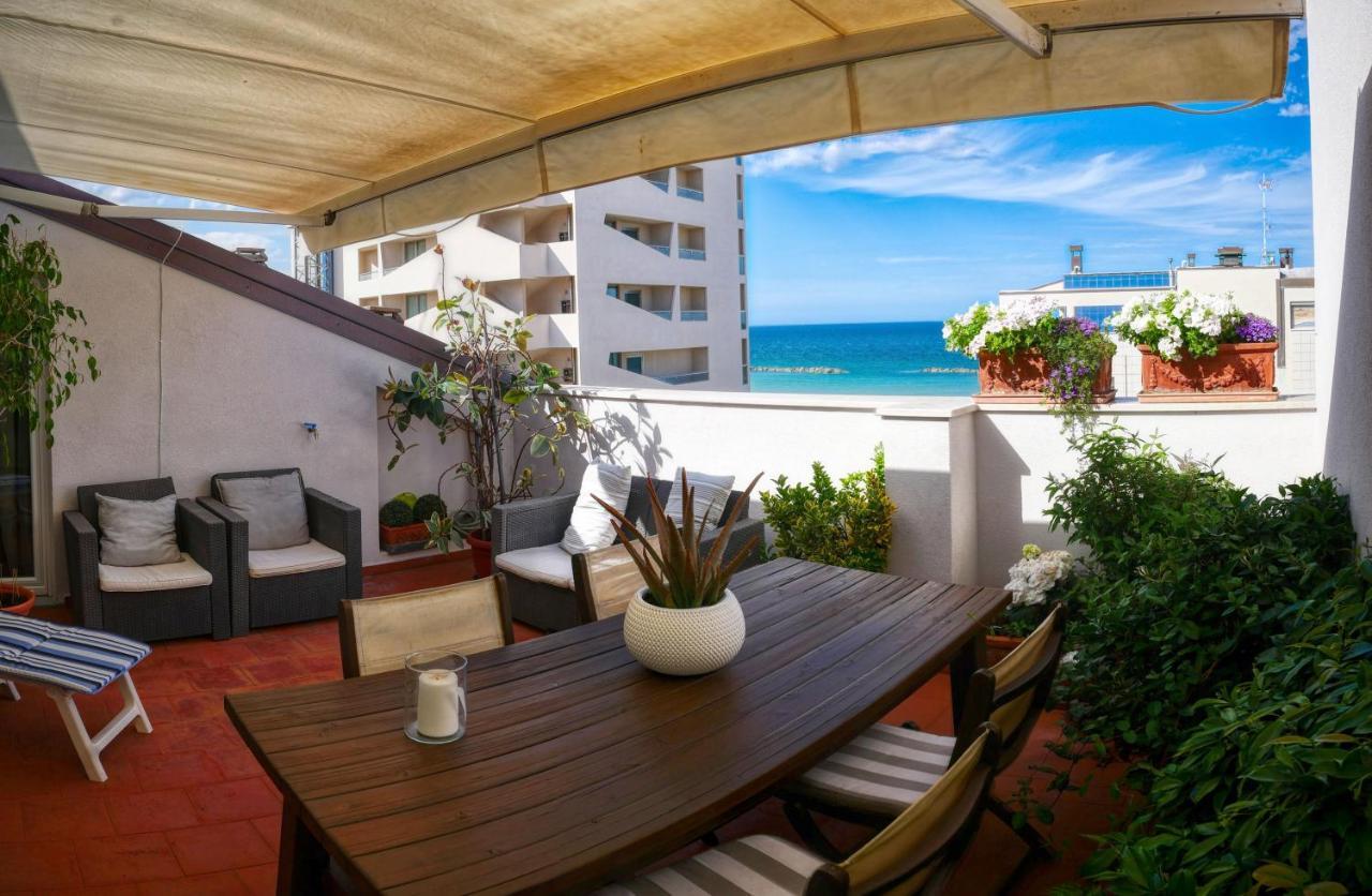 Apartament Attico 96 Pesaro Zewnętrze zdjęcie